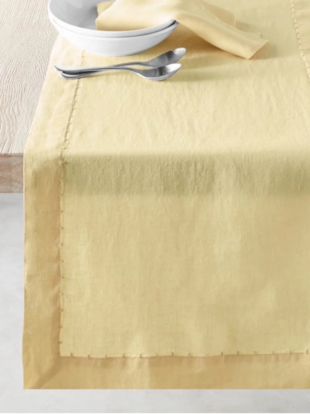 William Sonoma Italian Linen Table Runner